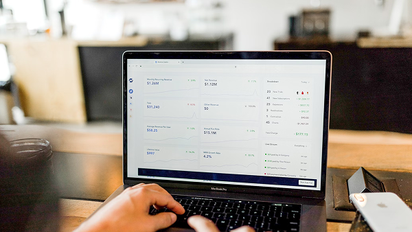OzyChat — Real-Time Chat & Ad Platform